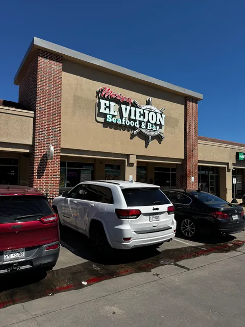 Mariscos El Viejon Seafood and Bar