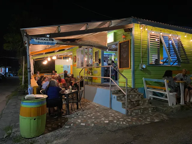 Shaker's Bar & Grill