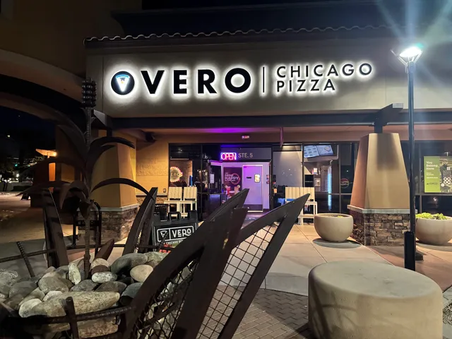Vero Chicago Pizza