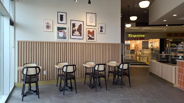 Good Earth Coffeehouse - Sunridge Mall