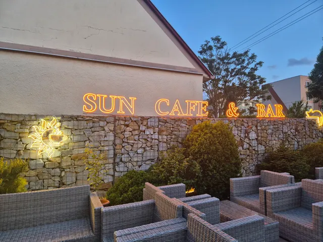 Sun Cafe & Bar