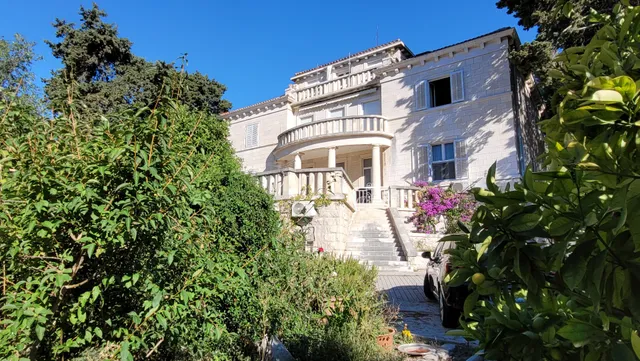 Apartment Lju on the Beach