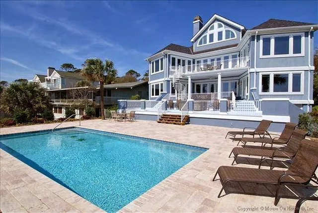 Beachside Getaway - Vacation Rentals