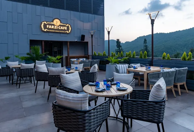 Farzi Café Dehradun – Rooftop Dining Where Flavour Meets the Sky