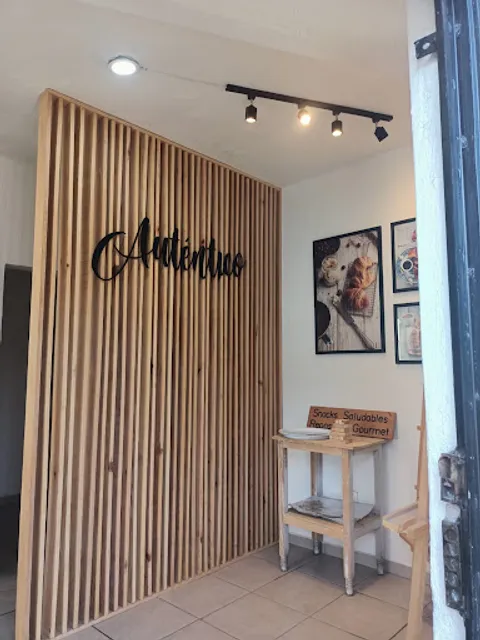 Auténtico Cafetería, Desayunos, Brunch, Repostería & Más.