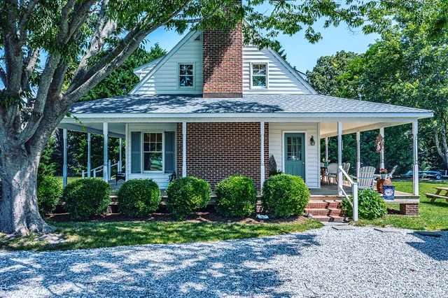 Oakley Pointe Cottage