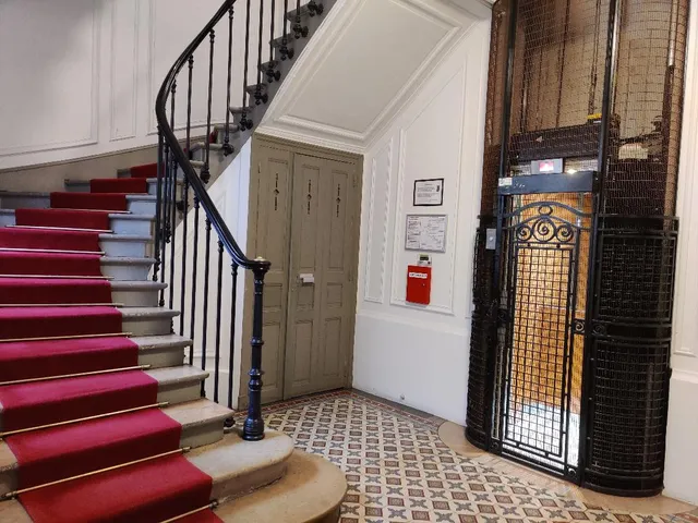 Yiqun FENG Psychologue 心理医生 心理咨询 冯逸群