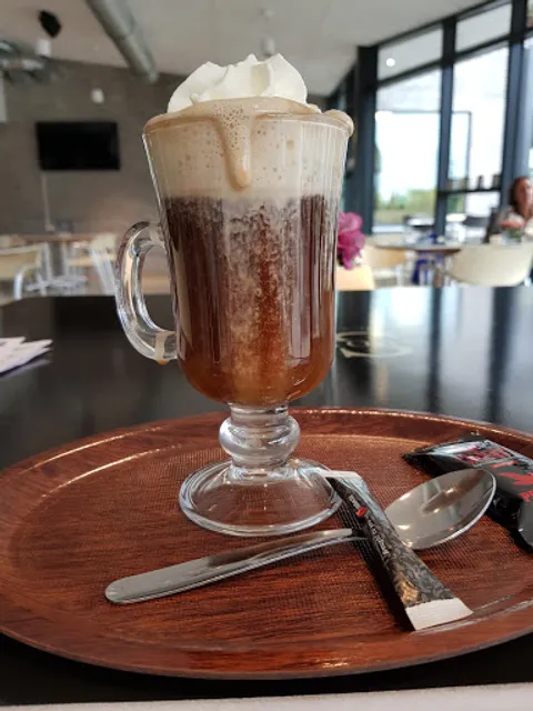 Provinciaal domein Puyenbroeck, Sporthal Cafetaria