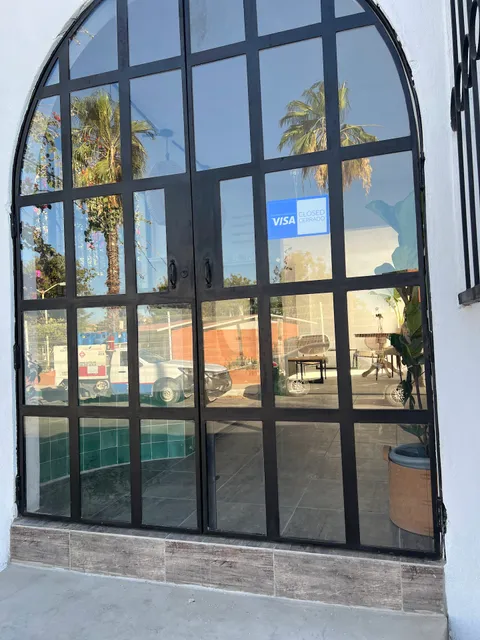 Jacaranda - Wine Garden