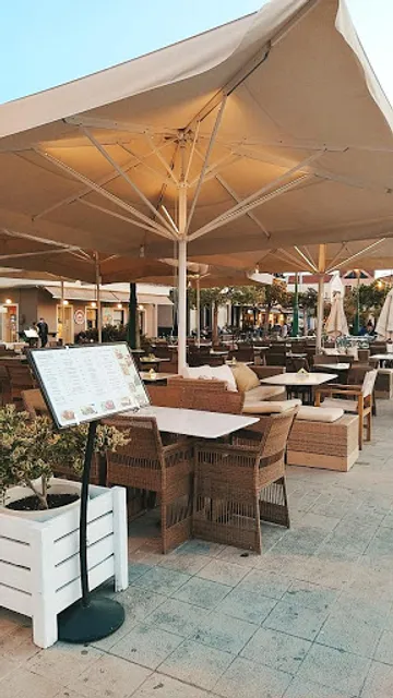 The Corner - Restaurant Bar