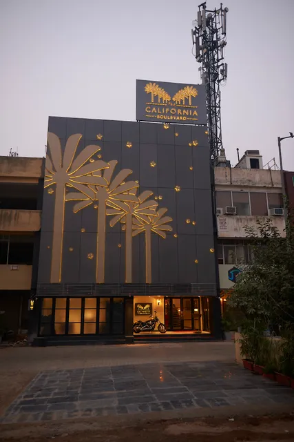 The California Boulevard