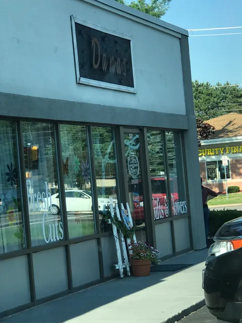 Dana's Gifts & Flower Shoppe