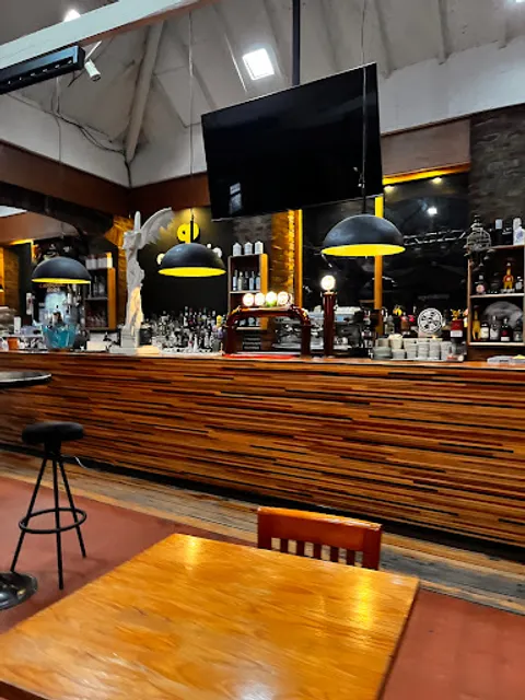 +Operário - Club & Caffé