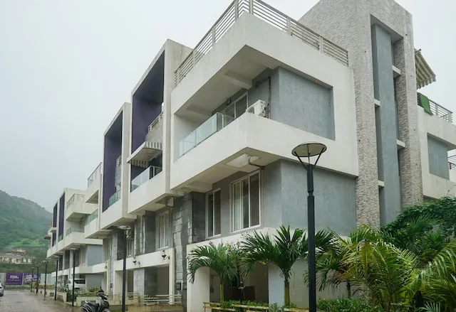 OYO Home 18437 Scenic Villa 3BHK