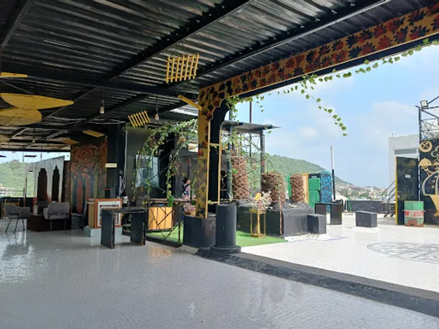 SKYDECK ROOFTOP RESTAURANT