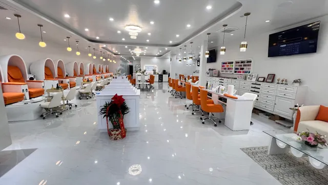 Vivis Nails Head Spa