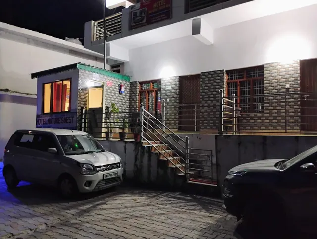 Hotel Nature's Nest Inn