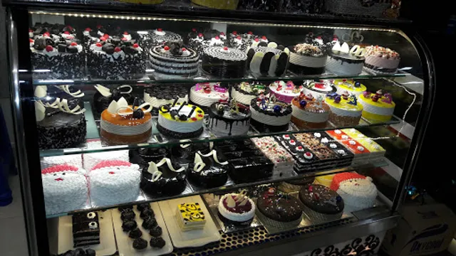 The cake and cream Factory