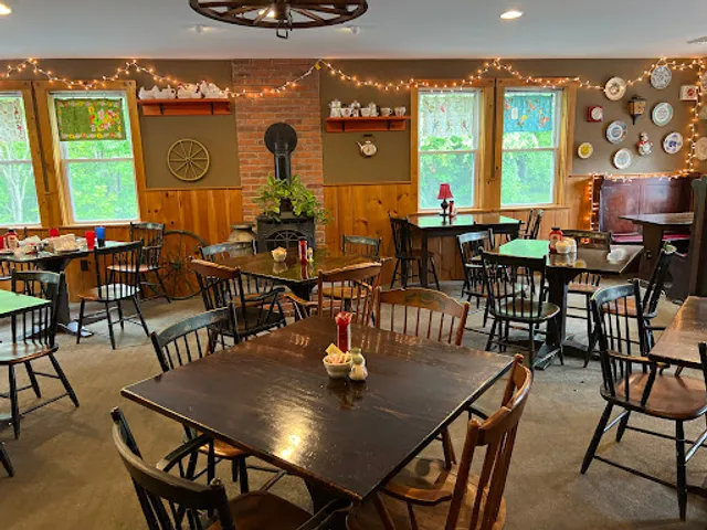 Wagon Wheel Country Drive In