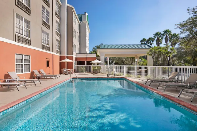 Holiday Inn Express & Suites Sarasota East - I-75 by IHG