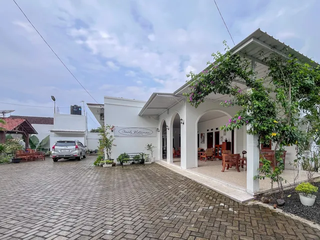 RedDoorz Syariah near AMIKOM Purwokerto