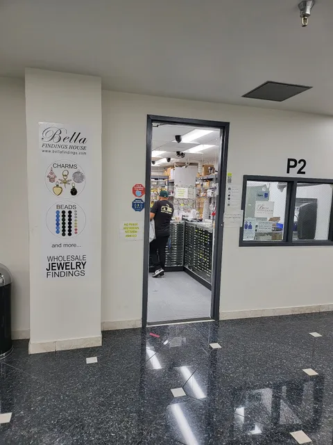 Bella Findings House