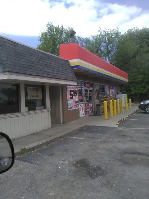 Elizabeth Lake Market