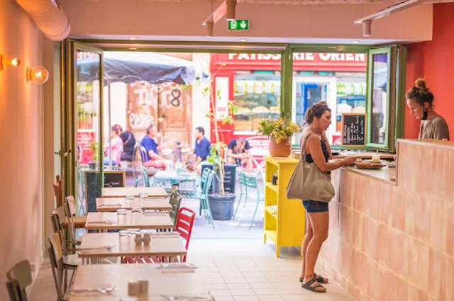 Maison des Nines | Café - Parfums - Traiteur - Brunch