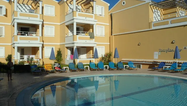 Paradise Hotel / Apartments