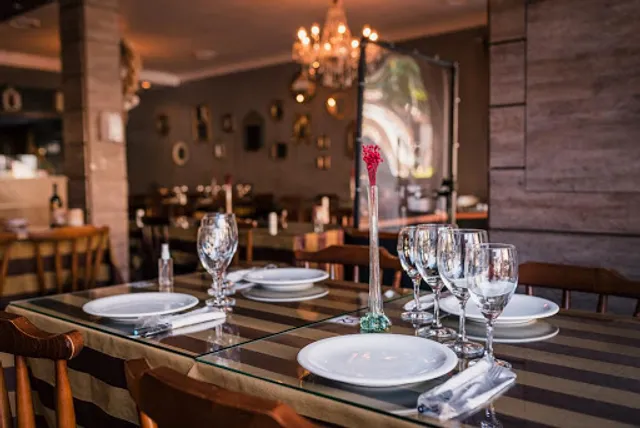 Alpine Enchantée: Fondue, Carnes, Massas, Risoto, Tábua de Frios, Vinho, Gramado