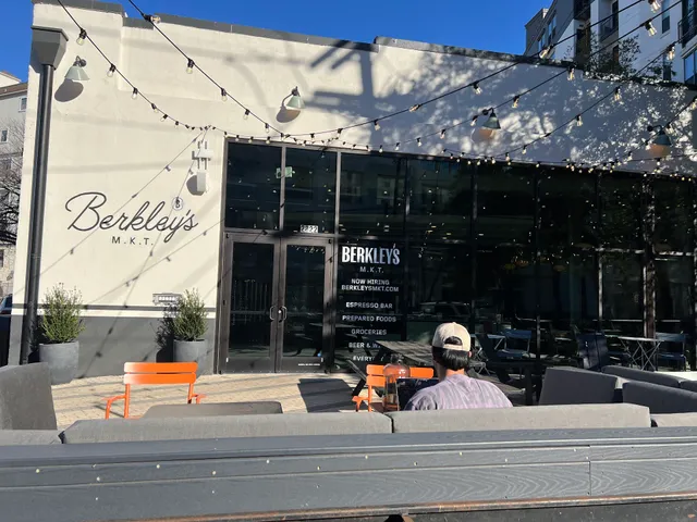 BERKLEY's Market - State Thomas