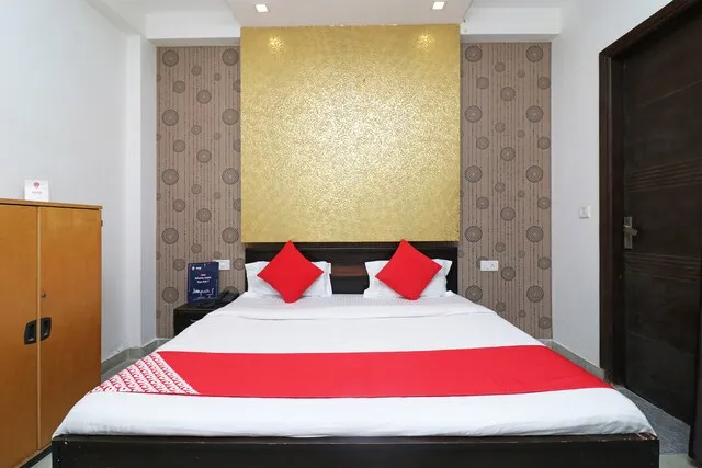 OYO Royal Rahul Residency