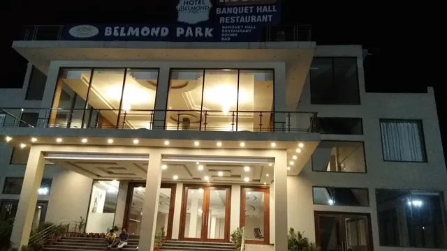 OYO 30457 Yashvi Hotel And Resort