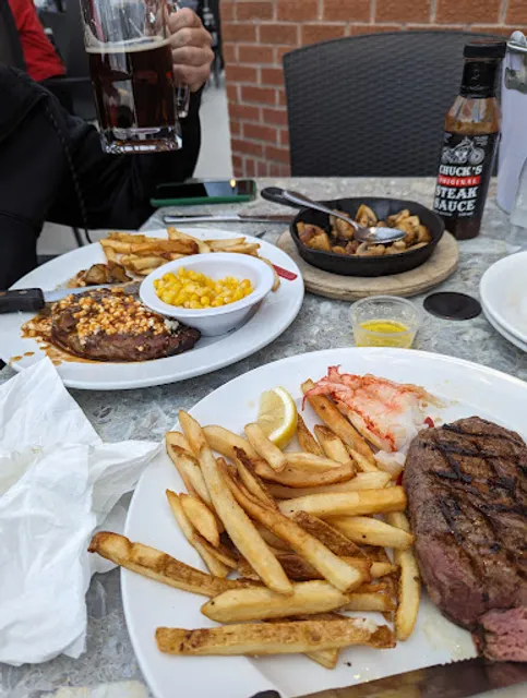 Chuck's Roadhouse Bar & Grill