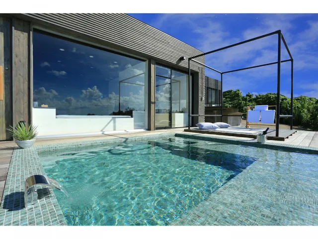 鸛巣 【KOUNOSU】ムカカヴィラ古宇利島 (MUKAKA VILLA・SPA)