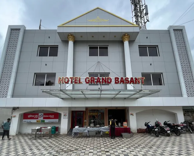 Hotel Grand Basant