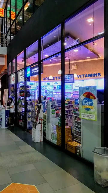LAB Pharmacy สาขา K Village