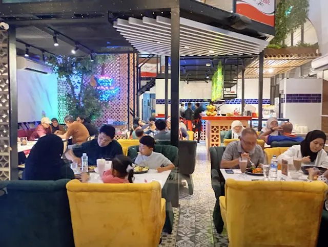 Akarr Cafe Eco Grandeur, Puncak alam