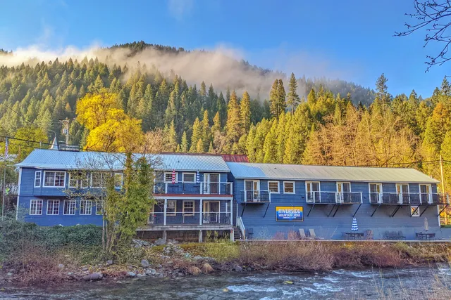 Riverside Mountain Lodge