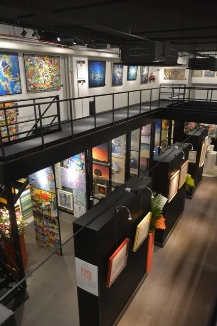 LivingwithArt Singapore (Midview City)