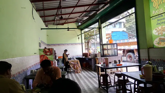 Vishnu Hotel Nadan Pazham Kanji