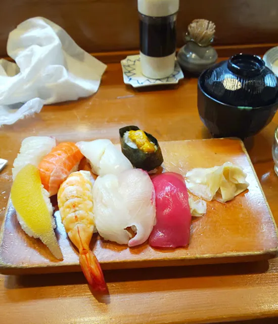 Nikaku Sushi
