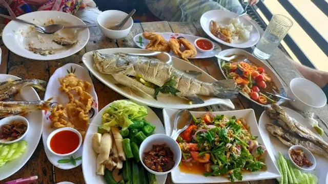 The C-Moon Sisaket Tropical Raft - เดอะซีมูน ศรีสะเกษ