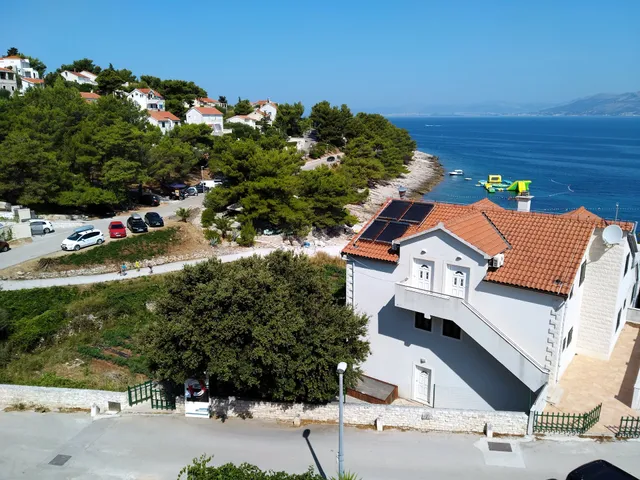 Apartments Aneta Molo Lozna