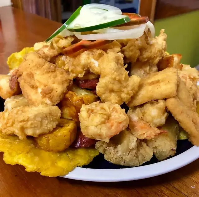 Un Pedacito de Historia