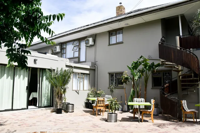 34onlincoln Guesthouse