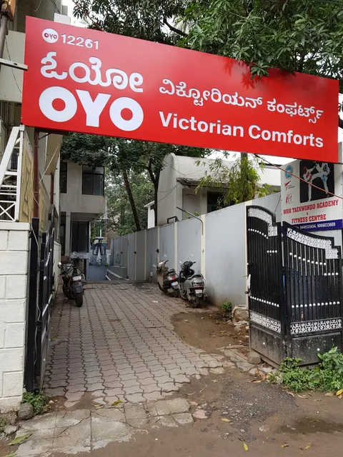 SilverKey Executive Stays 42938 Victorian Comforts