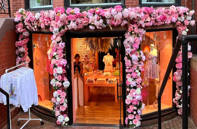 Mure and Grand - Back Bay