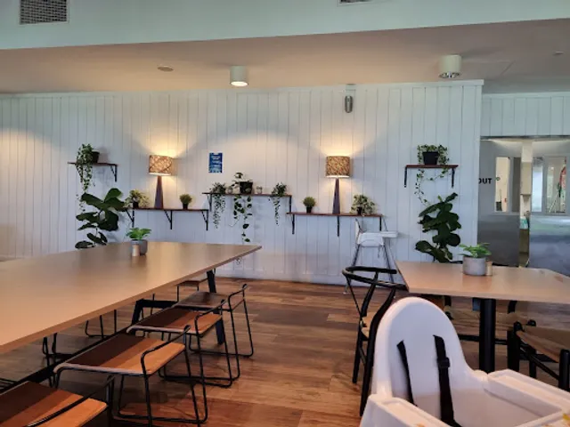 Curve Restaurant and Bar