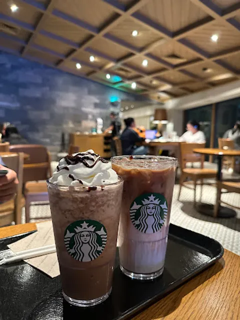 Starbucks Mercedes Residences